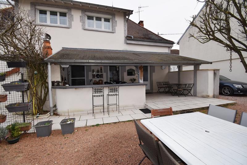 Maison - 349 m² - 10 pièces