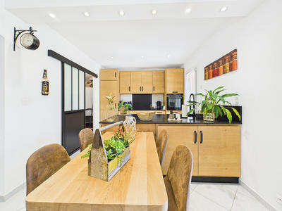 Maison - 145 m² - 4 pièces