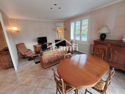 Maison - 180 m² - 5 pièces