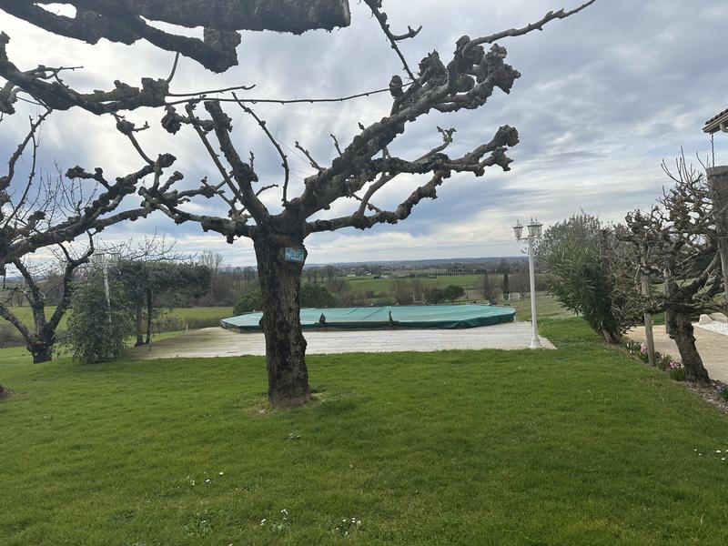 Maison traditionnelle - 216 m² - 5 pièces