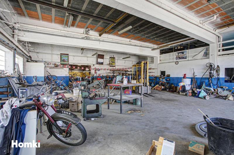 Local commercial - 470 m² - 6 pièces