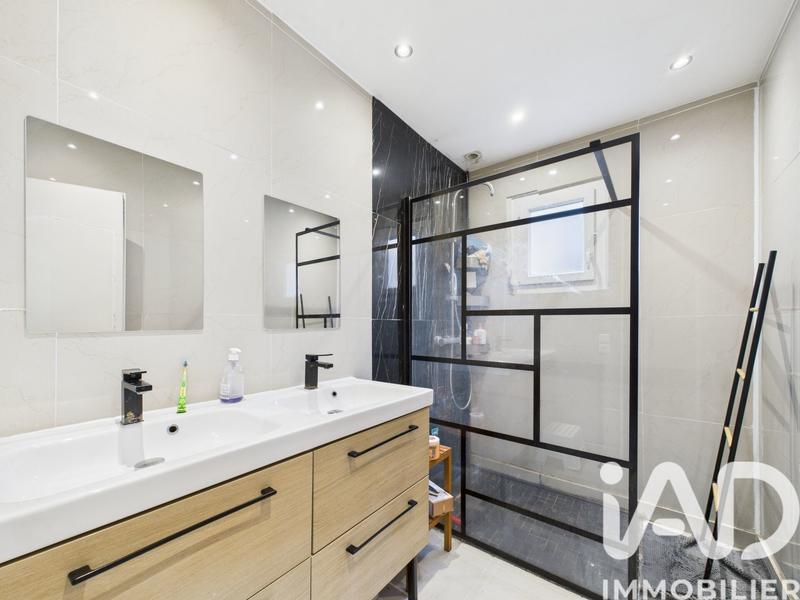 Maison - 96 m² - 5 pièces