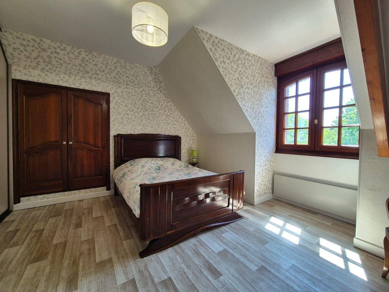 Maison - 222 m² - 7 pièces