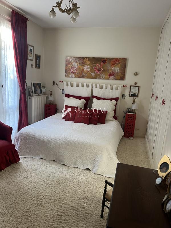 Propriété - 281 m² - 7 pièces