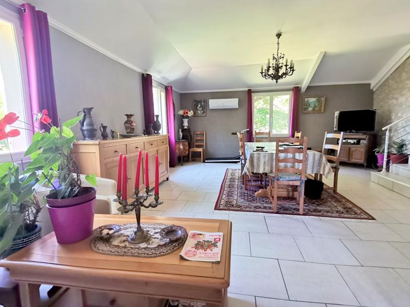 Maison - 218 m² - 7 pièces