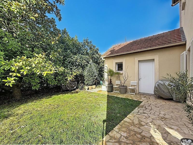 Maison - 151 m² - 6 pièces