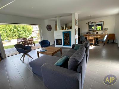 Maison - 122 m² - 4 pièces