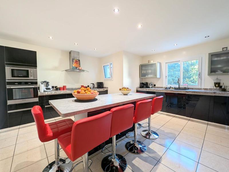 Villa - 140 m² - 5 pièces