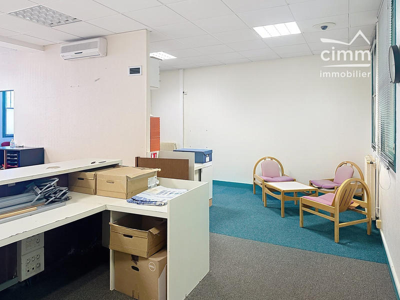 Bureau - 79 m² - 2 pièces