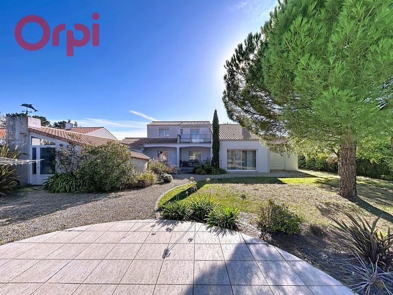 Maison - 198 m² - 5 pièces