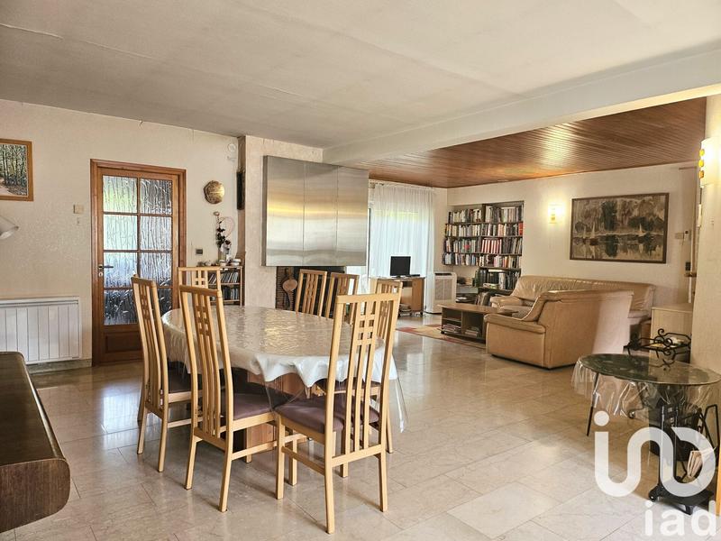 Maison - 235 m² - 9 pièces