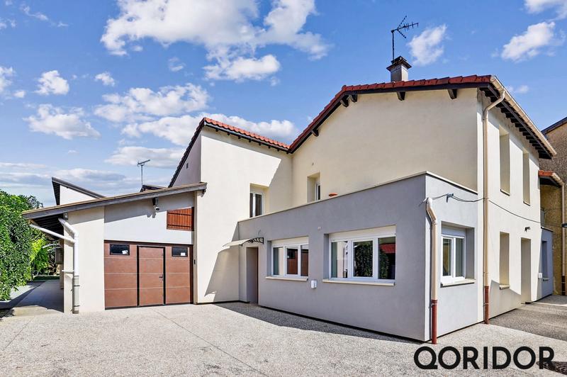 Maison - 285 m² - 10 pièces