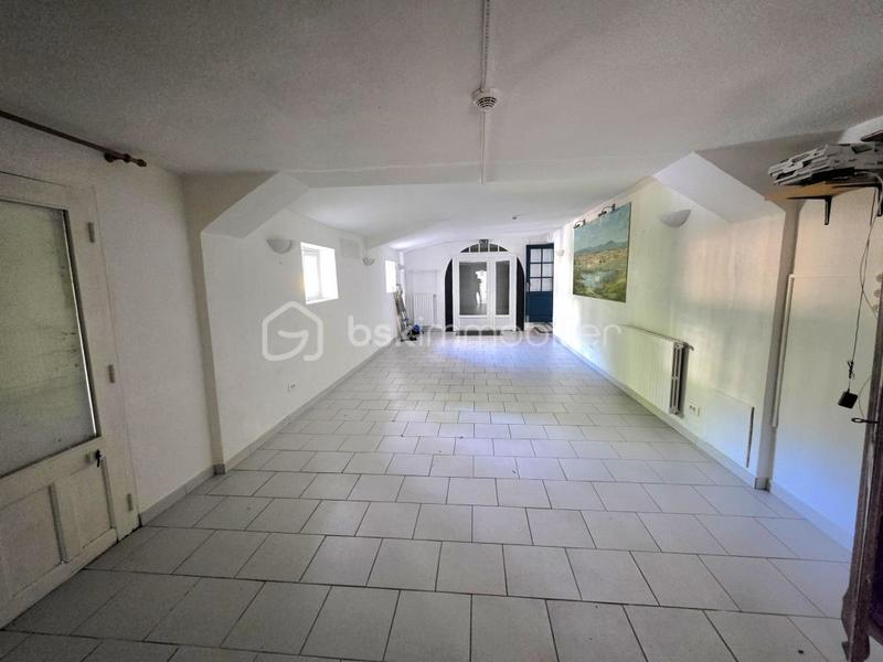 Local commercial - 99 m² - 4 pièces