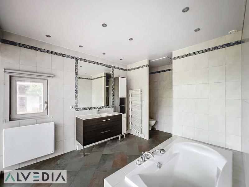 Maison ancienne - 240 m² - 7 pièces