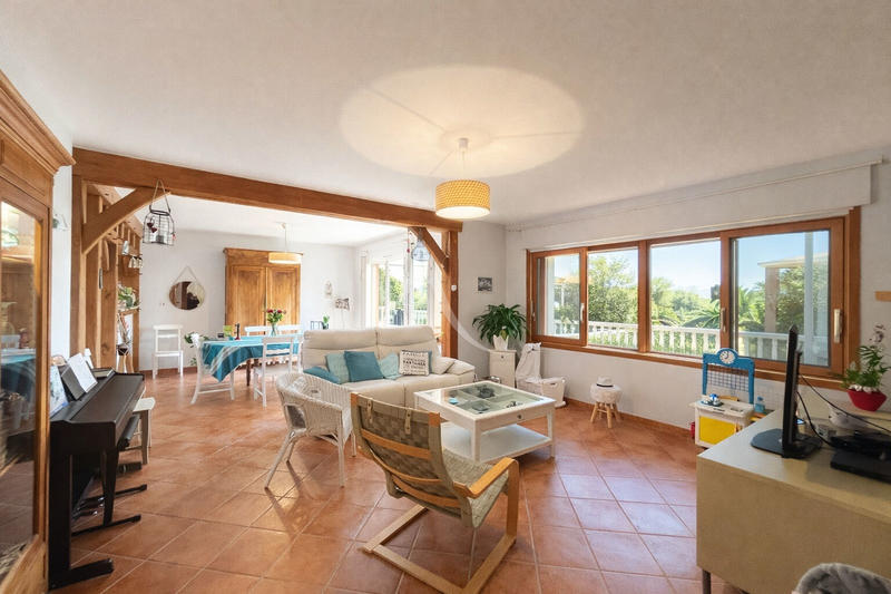 Maison - 184 m² - 7 pièces