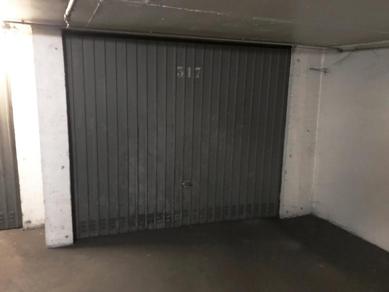 Parking / Garage - 12 m²