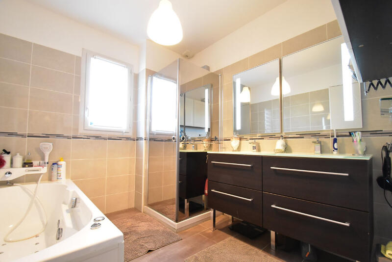 Maison - 103 m² - 4 pièces