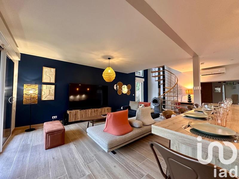 Maison - 183 m² - 8 pièces