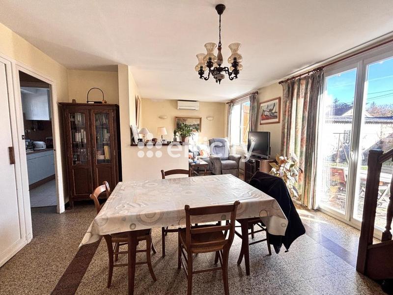 Maison - 104 m² - 5 pièces