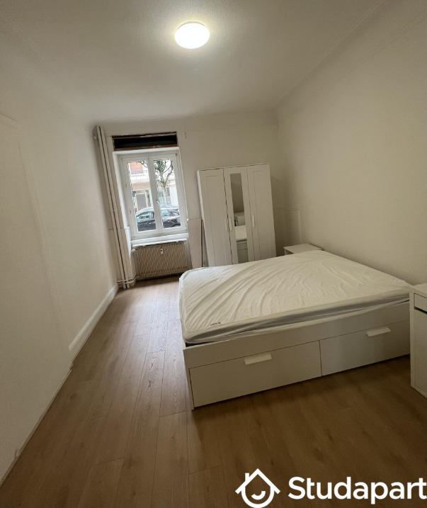 Chambre - 14 m² - 1 pièce