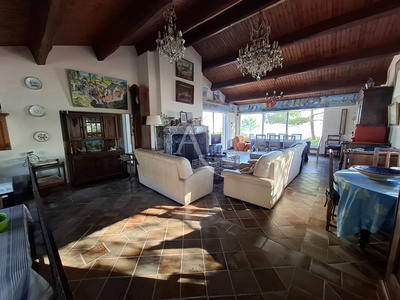 Maison - 172 m² - 6 pièces