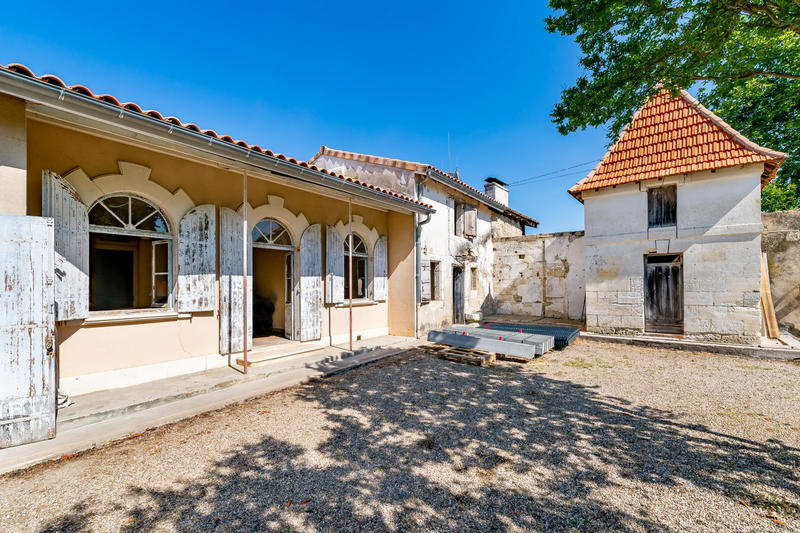 Maison ancienne - 320 m² - 17 pièces
