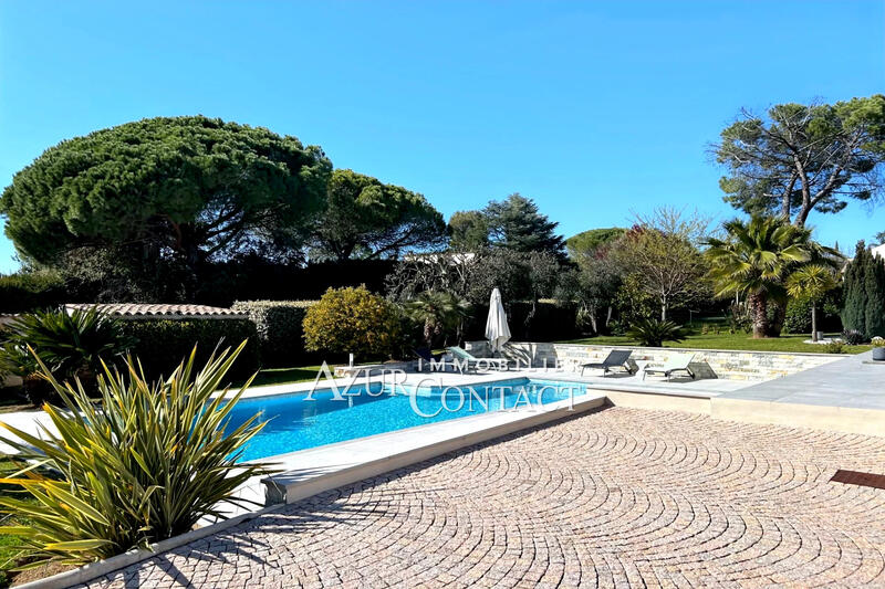 Maison - 230 m² - 6 pièces