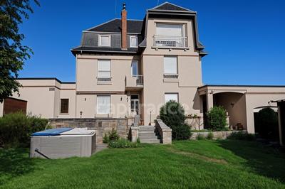 Maison bourgeoise - 218 m² - 1 pièce