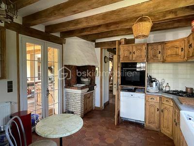 Demeure - 222 m² - 8 pièces