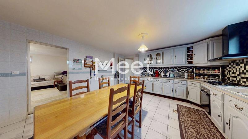 Maison - 197 m² - 6 pièces