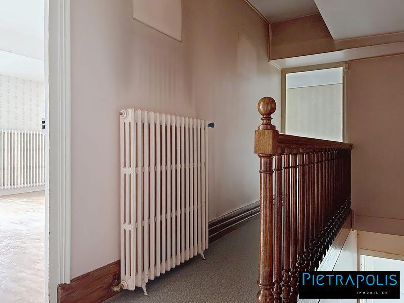 Maison ancienne - 180 m² - 3 pièces