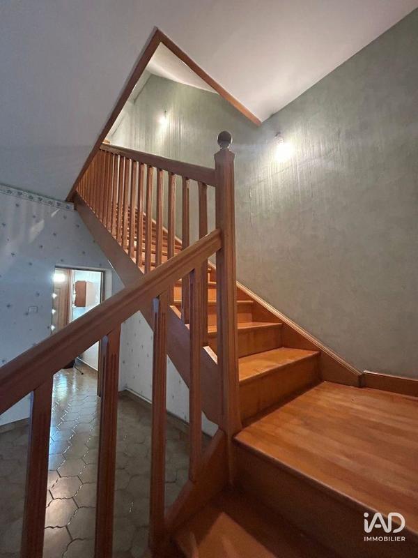 Maison - 250 m² - 6 pièces