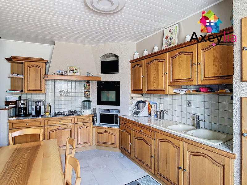 Maison - 121 m² - 7 pièces