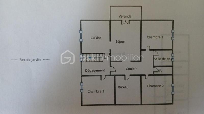 Maison traditionnelle - 235 m² - 11 pièces