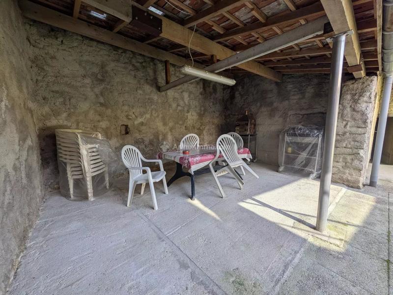 Maison - 205 m² - 5 pièces