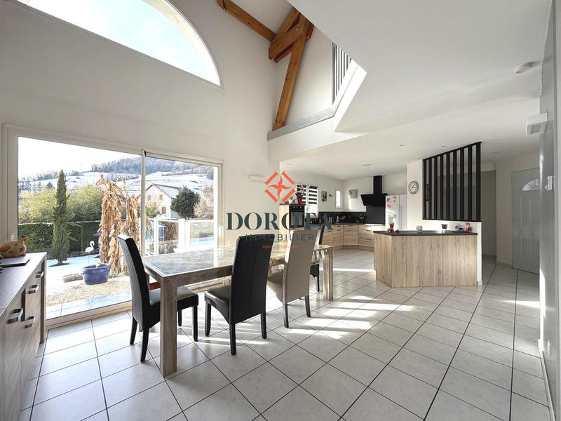 Maison - 164 m² - 5 pièces