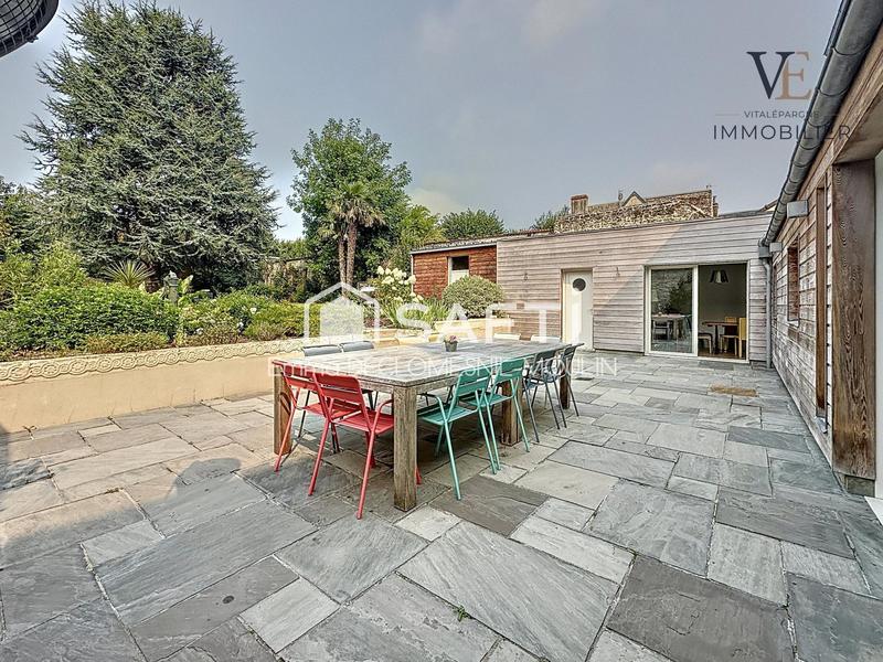 Maison - 232 m² - 8 pièces