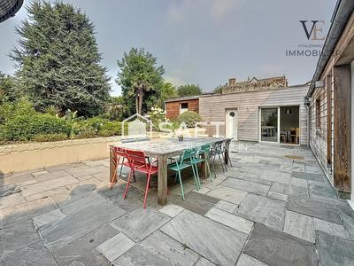 Maison - 232 m² - 8 pièces