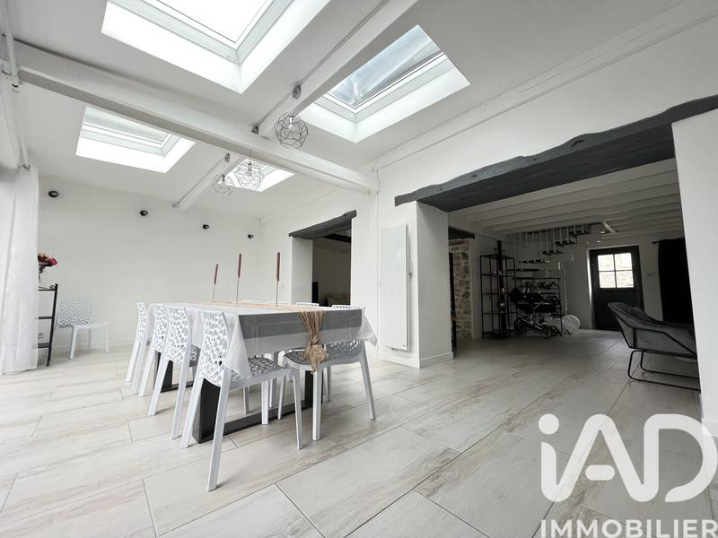 Maison - 230 m² - 8 pièces