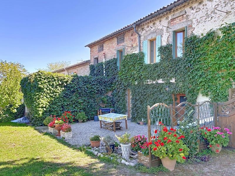 Maison - 650 m² - 15 pièces