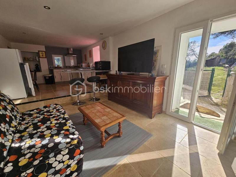 Propriété - 326 m² - 9 pièces