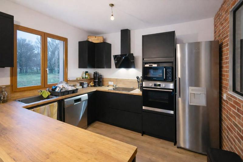 Maison - 97 m² - 5 pièces