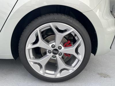 Audi A1 sportback 40 Tfsi 207 ch s tronic 7 s line