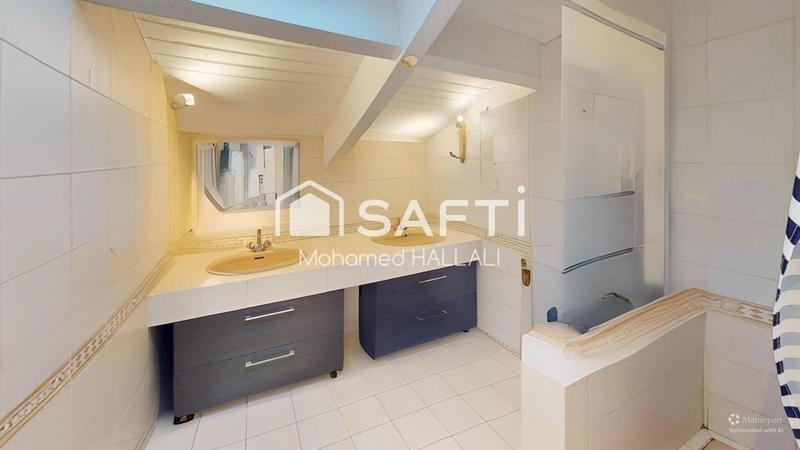 Maison - 210 m² - 8 pièces