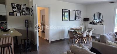 Maison traditionnelle - 90 m² - 4 pièces