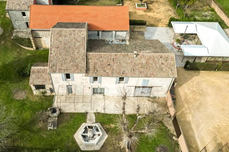 Mas - 580 m² - 11 pièces