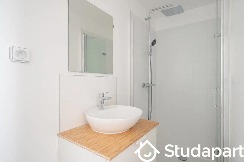 Chambre - 13 m² - 1 pièce