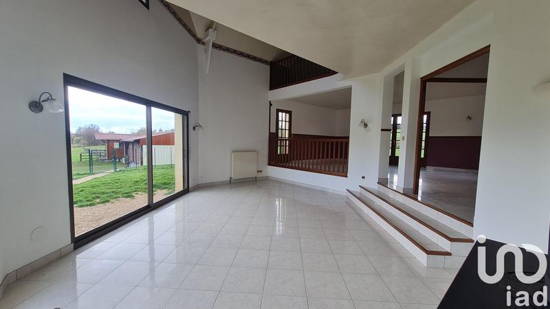 Maison - 240 m² - 9 pièces