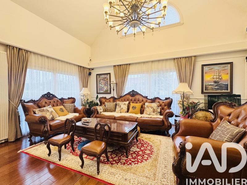 Maison - 206 m² - 9 pièces