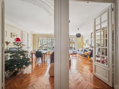 Appartement - 125 m² - 5 pièces